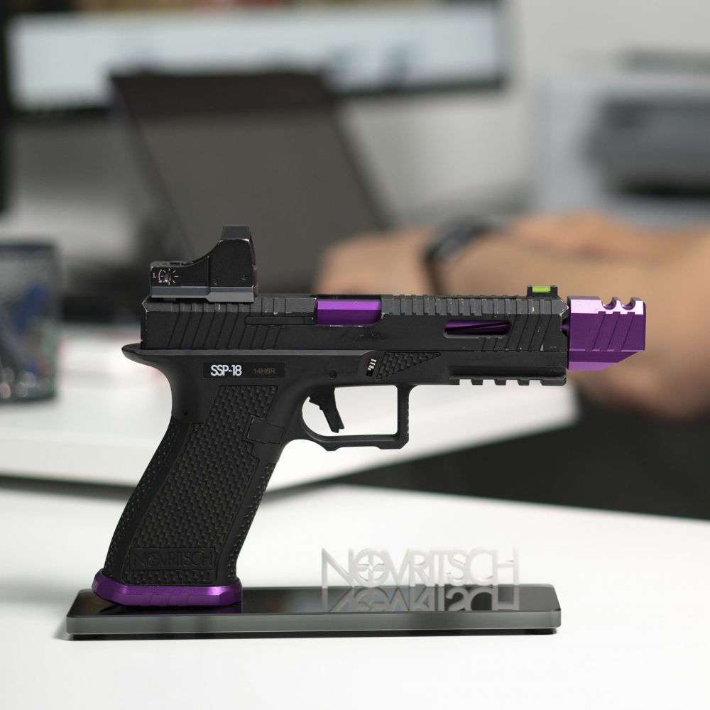 Stojan na pistole Hi-Capa a Glock  - Novritsch